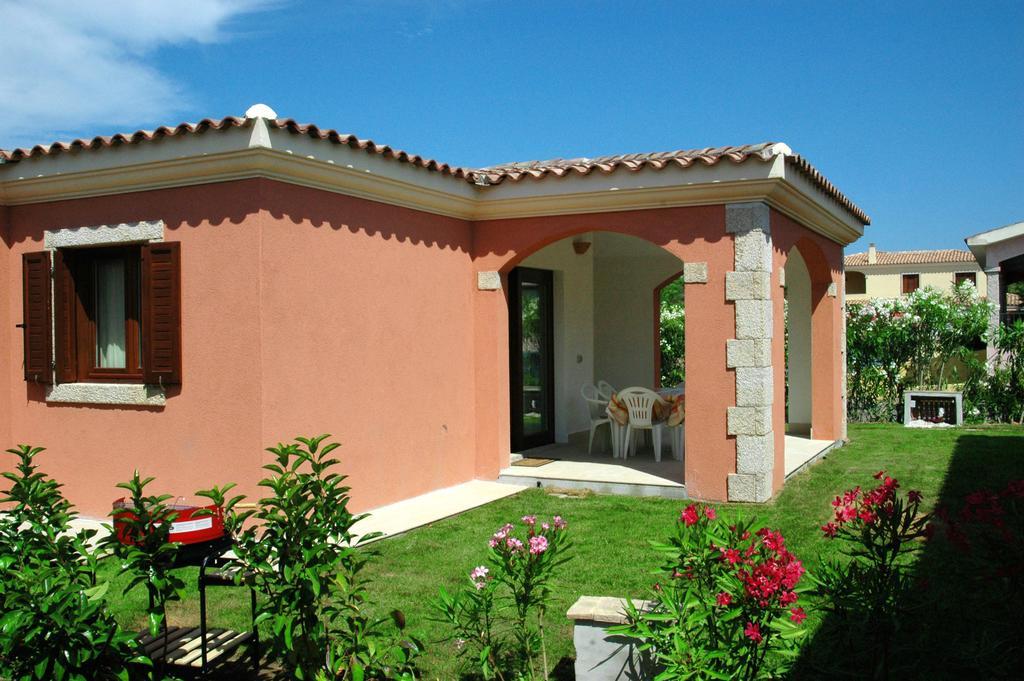 Holiday Homes Stella Marina Сан-Теодоро Номер фото